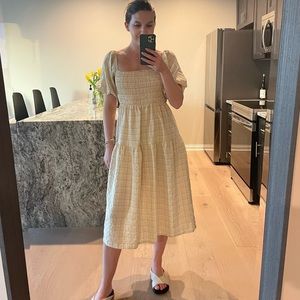 Gingham puff sleeve dress